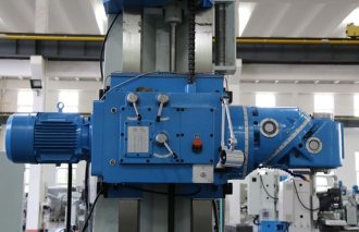 Těžká konzolová frézka KB 2500 rozšíří výrobní možnosti opravárenského podniku